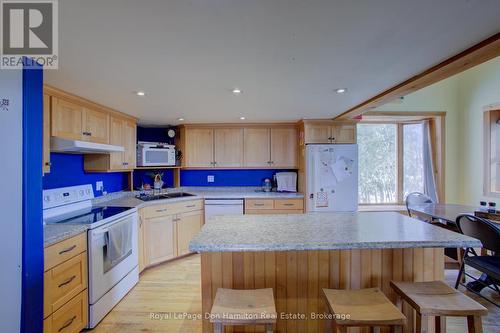 8539 Concession 8, Mapleton, ON - Indoor Photo Showing Kitchen With Double Sink