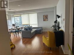 1921 - 70 ROEHAMPTON AVENUE  Toronto, ON M4P 1R2