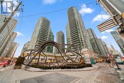 2604 - 10 YONGE STREET  Toronto, ON M5E 1R4