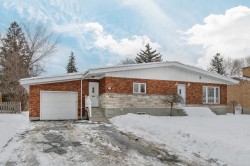 1817 Rue Delorme  Laval (Vimont), QC H7M 2W6