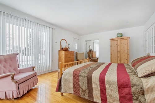 Chambre à coucher principale - 1817 Rue Delorme, Laval (Vimont), QC - Indoor Photo Showing Bedroom