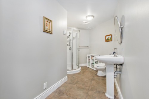 Salle de bains - 1817 Rue Delorme, Laval (Vimont), QC - Indoor Photo Showing Bathroom