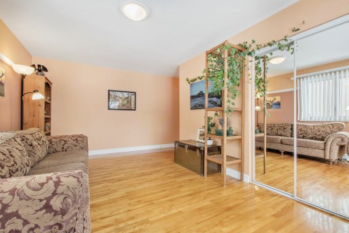 Salon - 1817 Rue Delorme, Laval (Vimont), QC - Indoor Photo Showing Living Room
