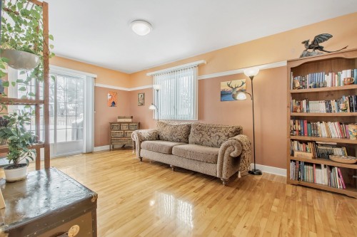 Salon - 1817 Rue Delorme, Laval (Vimont), QC - Indoor Photo Showing Living Room