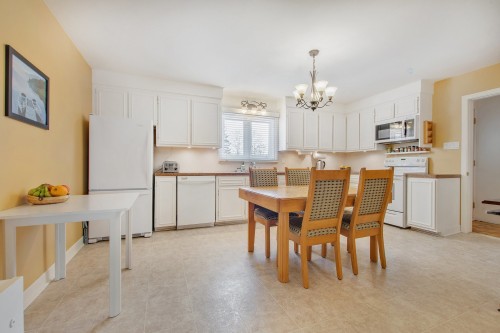 Cuisine - 1817 Rue Delorme, Laval (Vimont), QC - Indoor Photo Showing Kitchen
