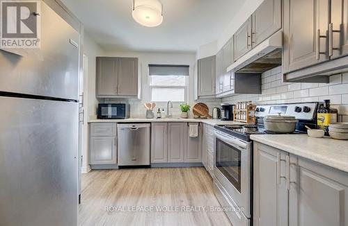 184 Westcourt Place, Waterloo, ON - Indoor Photo Showing Kitchen With Stainless Steel Kitchen