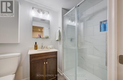 184 Westcourt Place, Waterloo, ON - Indoor Photo Showing Bathroom