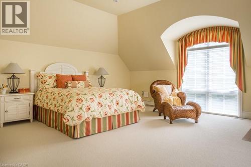 6 Ennisclare Drive, Oakville, ON - Indoor Photo Showing Bedroom