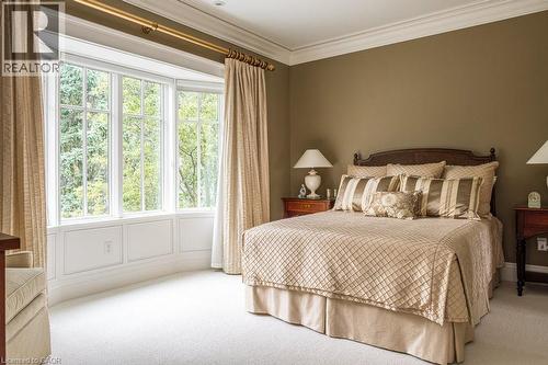 6 Ennisclare Drive, Oakville, ON - Indoor Photo Showing Bedroom