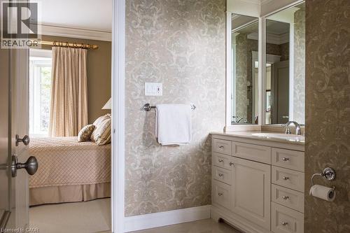 6 Ennisclare Drive, Oakville, ON - Indoor Photo Showing Bathroom