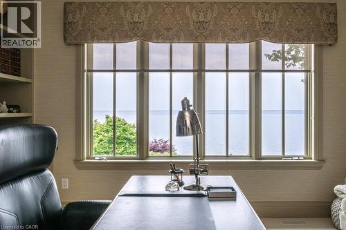 6 Ennisclare Drive, Oakville, ON - Indoor