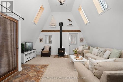 1073 CEDAR BEACH ROAD  Bracebridge, ON P1L 1W8