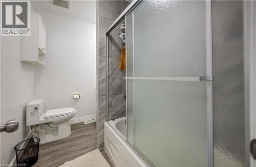 174 Westcourt Place, Waterloo, ON - Indoor Photo Showing Bathroom