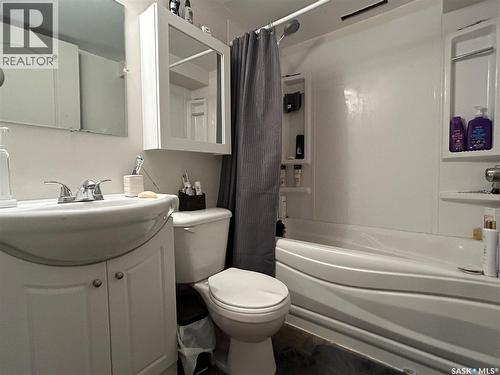 918 Albert Street, Estevan, SK - Indoor Photo Showing Bathroom