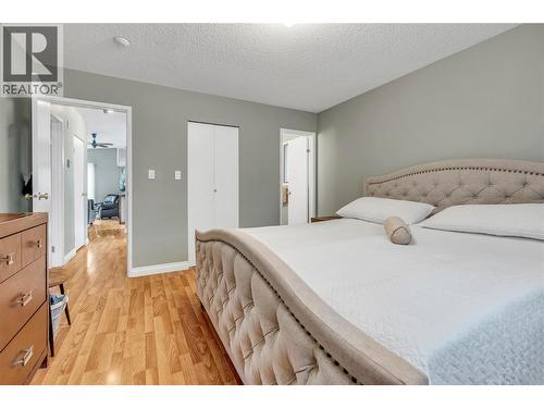 2494 Cornwall Drive, Penticton, BC - Indoor Photo Showing Bedroom