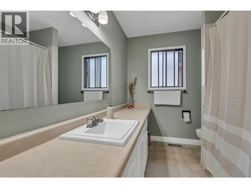 2494 Cornwall Drive, Penticton, BC - Indoor