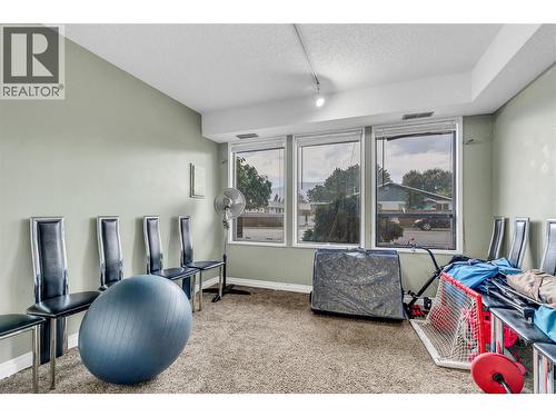 2494 Cornwall Drive, Penticton, BC - Indoor