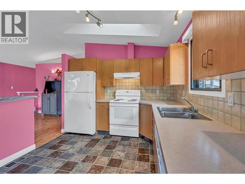 2494 Cornwall Drive, Penticton, BC - Indoor Photo Showing Kitchen With Double Sink