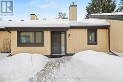 16 PEBBLE BEACH COURT  Ottawa, ON K2S 1B9