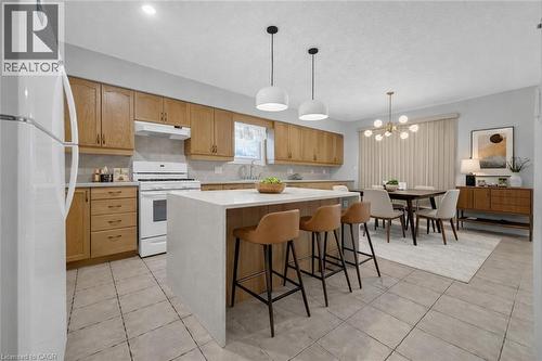 114 Glencliffe Court, Kitchener, ON - Indoor Photo Showing Kitchen