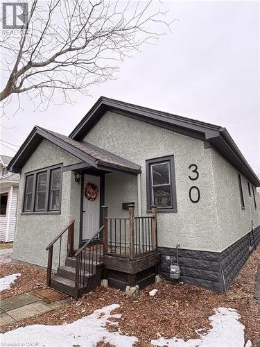 30 EASTCHESTER Avenue  St. Catharines, ON L2P 2V6