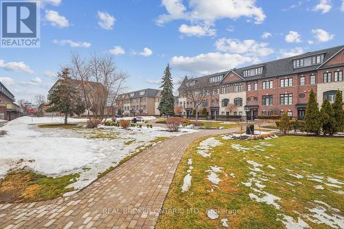 25 Ruby Lang Lane, Toronto, ON - Outdoor