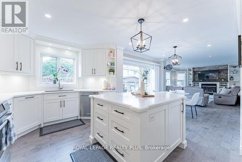 20 Navy Crescent, Brampton, ON - Indoor Photo Showing Kitchen With Upgraded Kitchen
