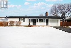 9 KILMORY CRESCENT  Ottawa, ON K2E 6M9