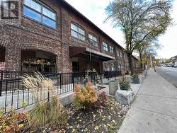 204 - 1100 LANSDOWNE AVENUE  Toronto, ON M6H 4K1