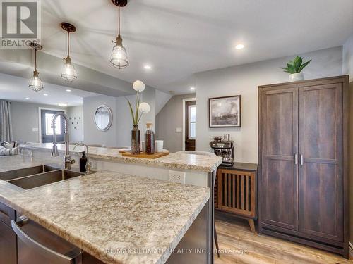 496 Elgin Street N, Cambridge, ON - Indoor Photo Showing Kitchen With Double Sink With Upgraded Kitchen