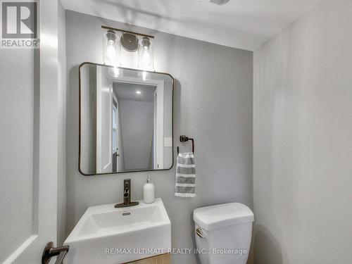 496 Elgin Street N, Cambridge, ON - Indoor Photo Showing Bathroom