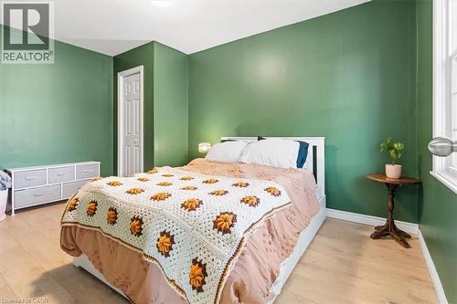 Primary bedroom, main floor - 29 Wexford Avenue N, Hamilton, ON - Indoor Photo Showing Bedroom