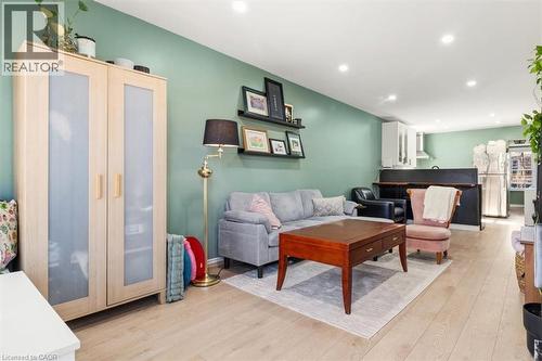 Main floor - 29 Wexford Avenue N, Hamilton, ON - Indoor Photo Showing Other Room