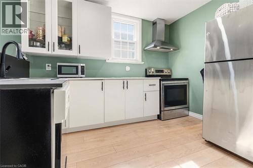 Main floor kitchen - 29 Wexford Avenue N, Hamilton, ON - Indoor Photo Showing Kitchen