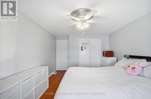 977 Upper Wellington Street, Hamilton, ON - Indoor Photo Showing Bedroom