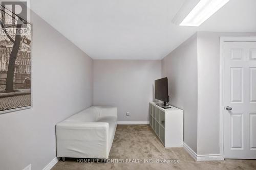 977 Upper Wellington Street, Hamilton, ON - Indoor Photo Showing Other Room