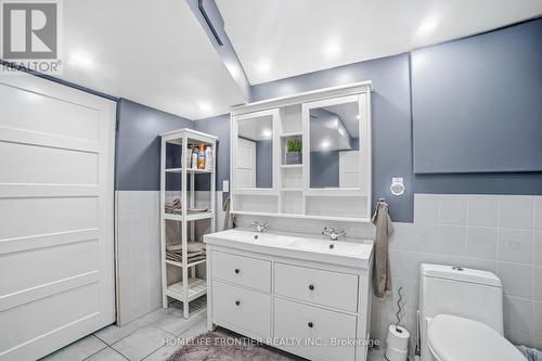977 Upper Wellington Street, Hamilton, ON - Indoor Photo Showing Bathroom