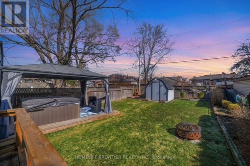 977 Upper Wellington Street, Hamilton, ON - Outdoor