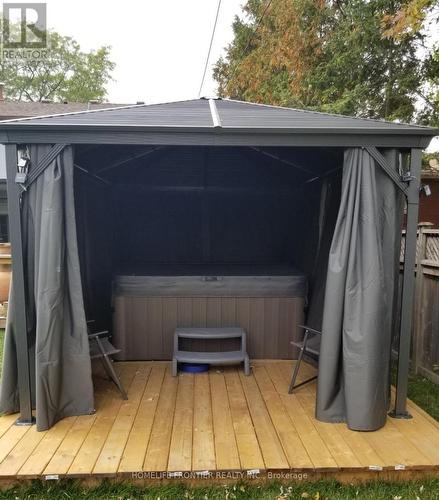 977 Upper Wellington Street, Hamilton, ON - 