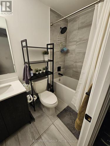801 - 2369 Danforth Avenue, Toronto, ON - Indoor Photo Showing Bathroom