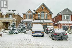 73 WANDERING GLIDER TRAIL  Bradford West Gwillimbury, ON L3Z 2A5