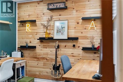 22 Cope Street, Hamilton, ON - Indoor