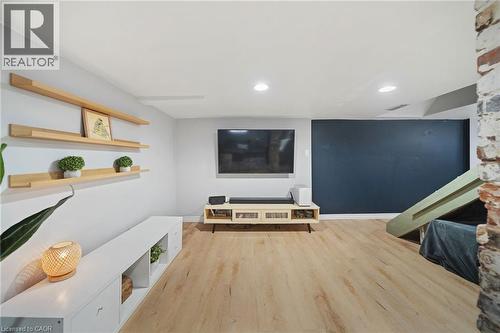 22 Cope Street, Hamilton, ON - Indoor