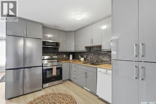 1608 Vickies Avenue, Saskatoon, SK - Indoor Photo Showing Kitchen