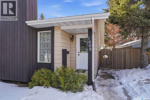 1608 Vickies Avenue, Saskatoon, SK - Outdoor