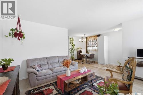 1608 Vickies Avenue, Saskatoon, SK - Indoor Photo Showing Living Room