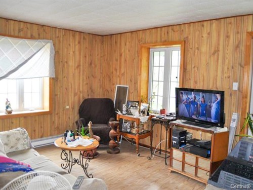 Living Room - 171 Route 139, Acton Vale, QC 