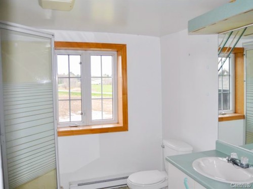 Bathroom - 171 Route 139, Acton Vale, QC 