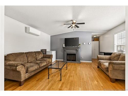 11 Sentier St, Moncton, NB 