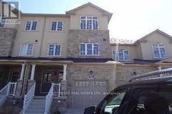 153 HAWKVIEW BOULEVARD  Vaughan, ON L4H 3S5